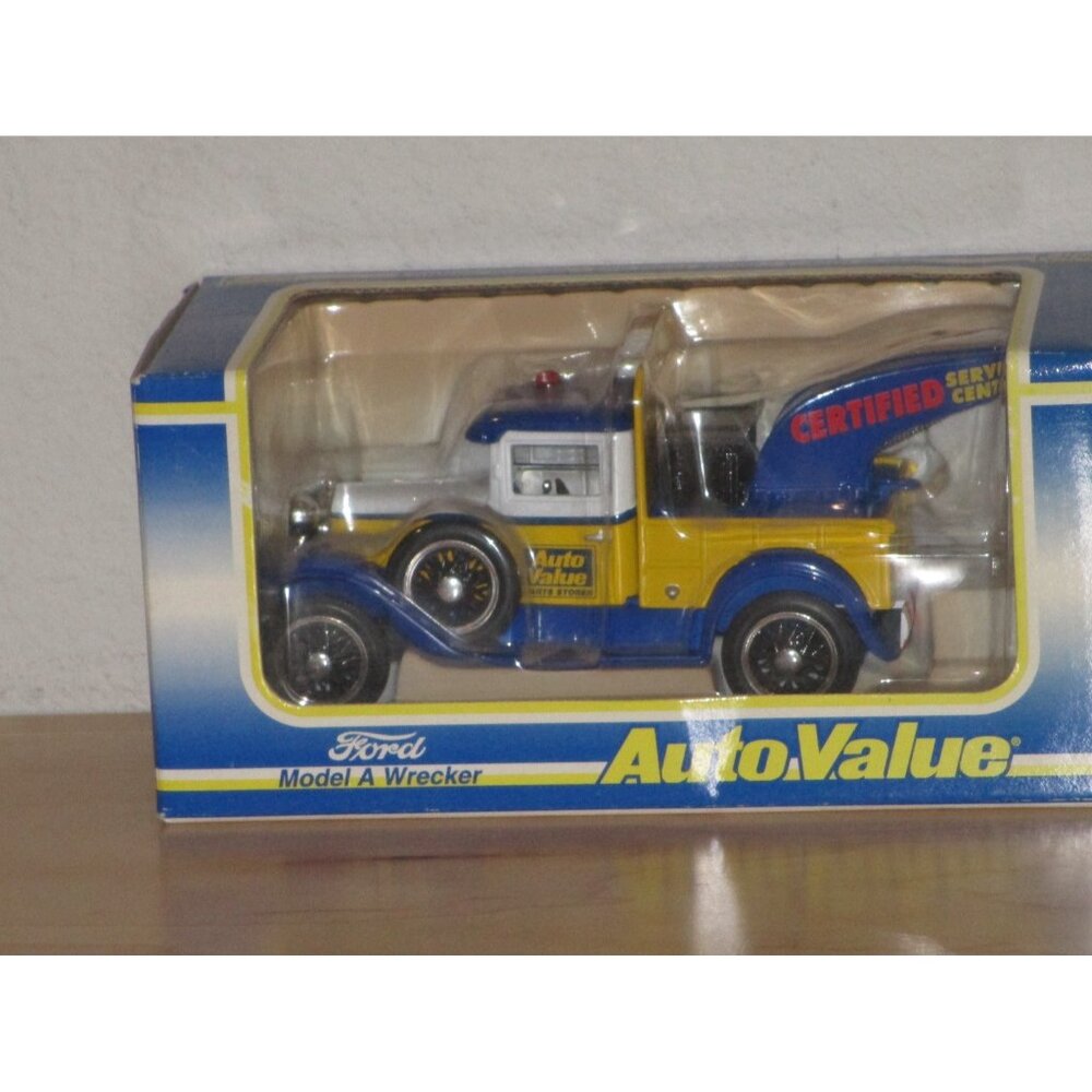 Specast Die Cast 1929 Ford A Wrecker Model Auto Value Bank 1:25 Scale New in Box
